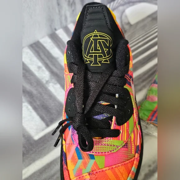 [M-6.5] Air Max 90 'LatinoHeritage Month -Familia' Sneakers